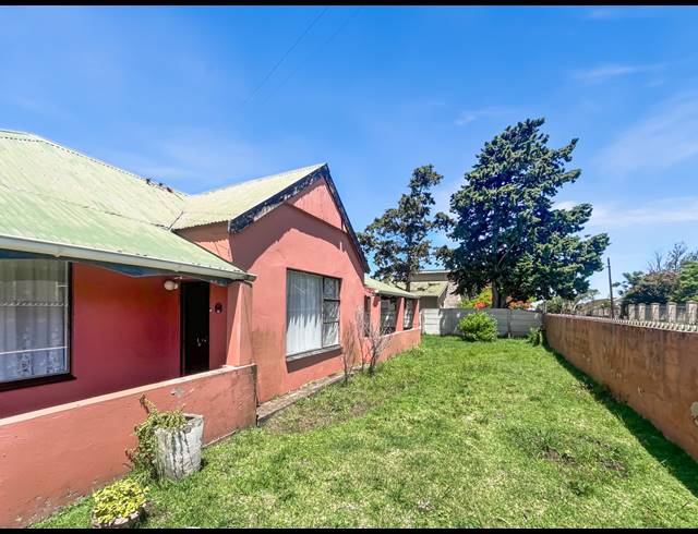 3 BEDROOM FREEHOLD FOR SALE IN WILLOW PARK